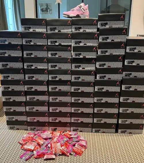 Pile de boîtes Air Jordan 4 achetées par un membre Proxcop